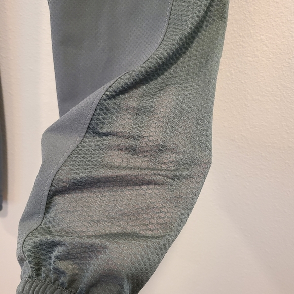 Athleta Quest Olive Green Jogger Pants - Picture 7 of 13